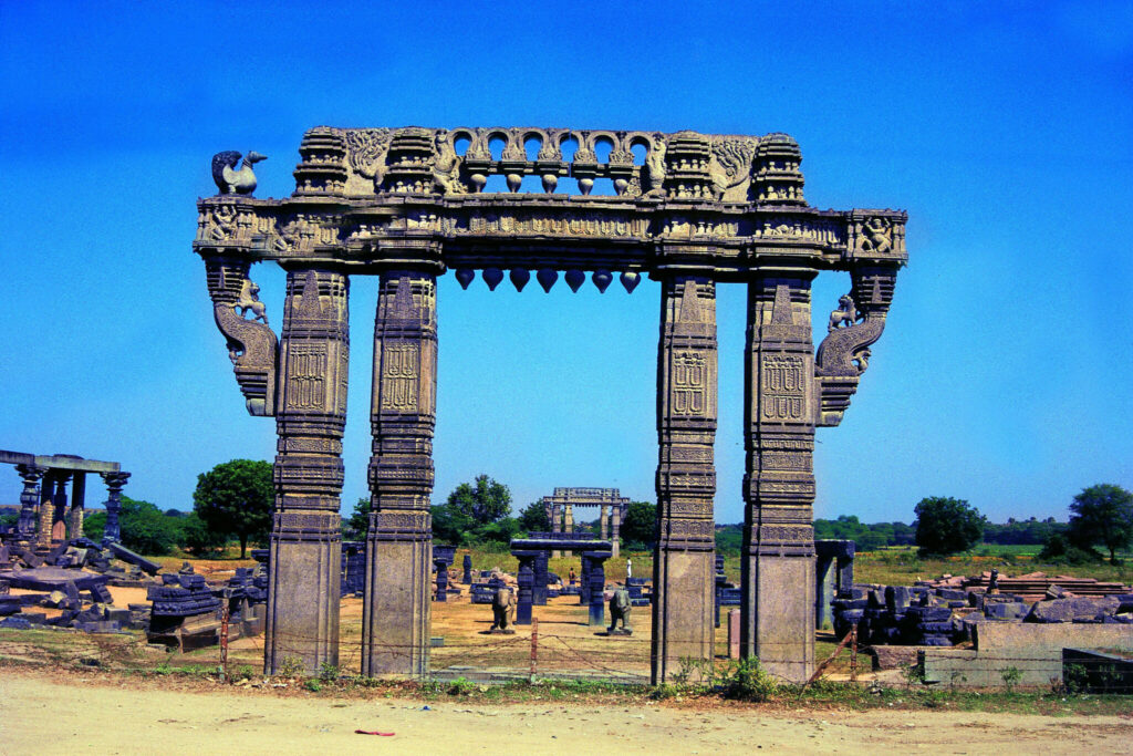 Historical temples in Warangal open and close timings