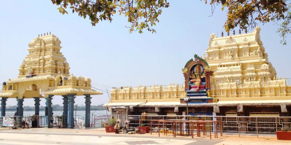 Powerful temples in Warangal Hanmakonda names